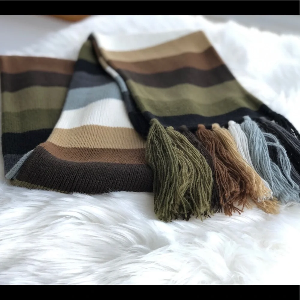 Striped Scarf with fringe - Picture 2 of 2